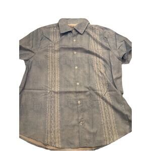 NWT Men’s Button Up Light Blue Short Sleeved Collared Shirt Size XL